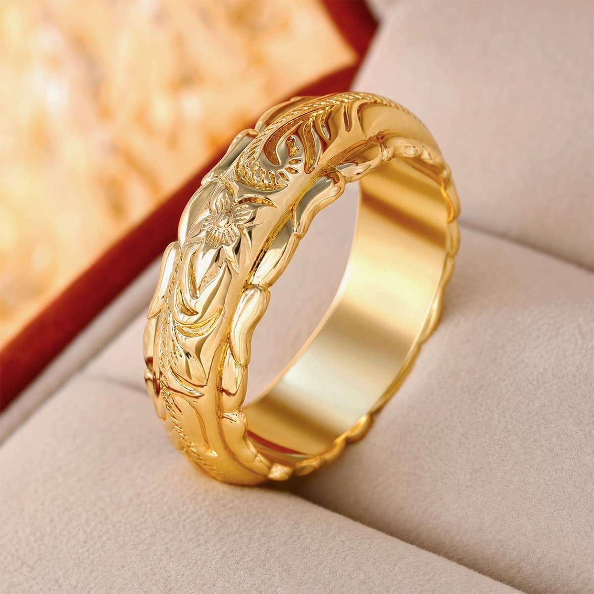Exquisite Light Luxury Floral Wide Golden Ring, Retro Design