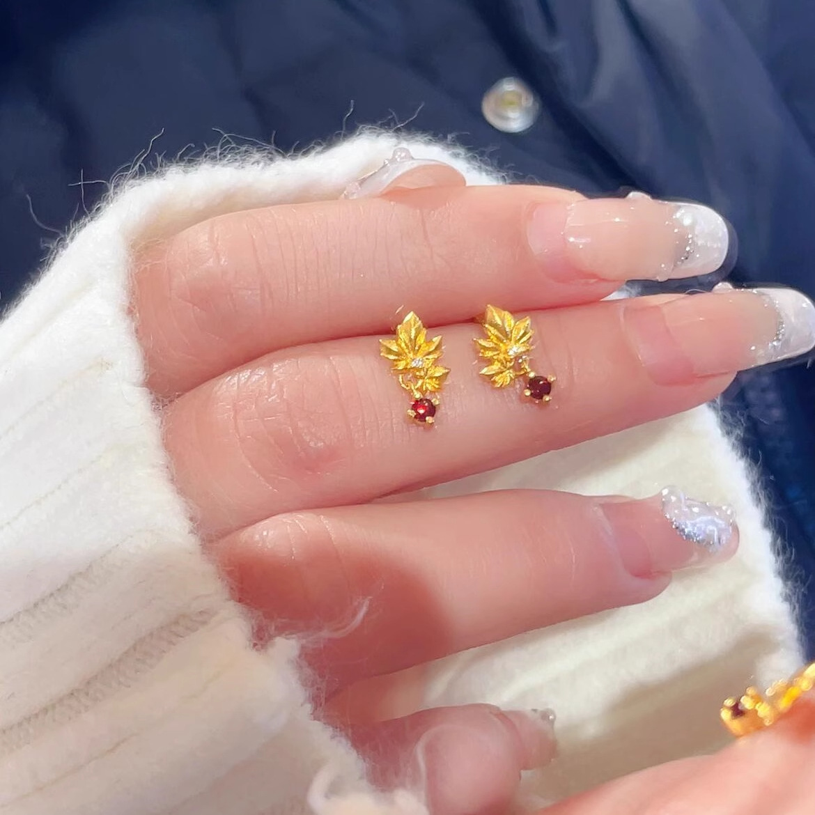 E-shop Paar exquisiter und stilvoller 3D-Ahornblatt-Strass-Ohrstecker, vielseitiges trendiges Alltagsgeschenk für Frauen