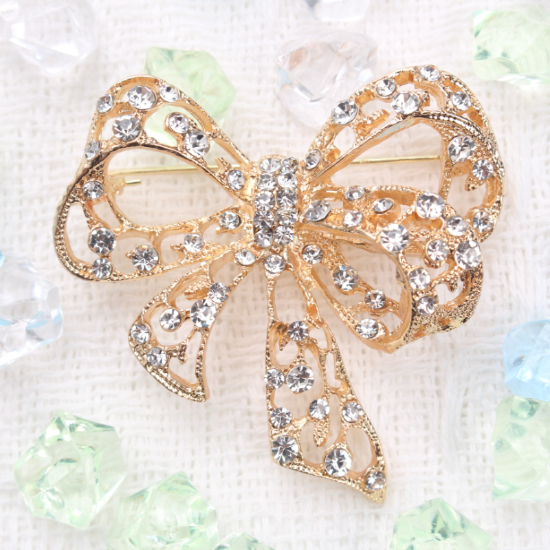 Image of 1pc Bow-shaped Brooch With Clear Rhinestones And Golden Accents – Decorates Clothes, Bags, Hats, Etc. For And Sparkling Outfits; Gift For /jewelry Enthusiasts, Unisex. Elegant Daily Accessory