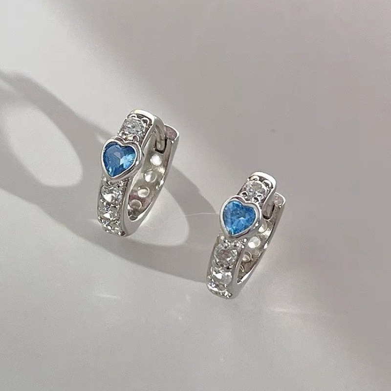 Image of S925 925 Silvery Love Earrings Blue Synthetic Cubic Zirconiaia Heart-shaped Ear Buckles High-end Niche Non-fading Earrings, Suitable For Daily Party Wear Or Gift Valentine's Day Gift