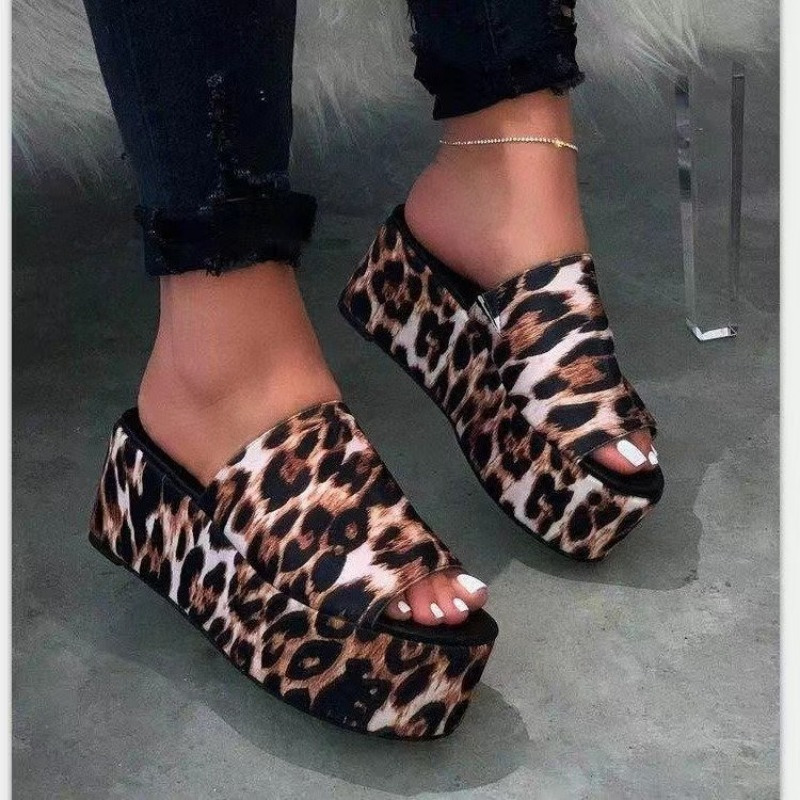 Cross-border Plus Size Women's Thick-Soled Leopard Print Outdoor Sandals
