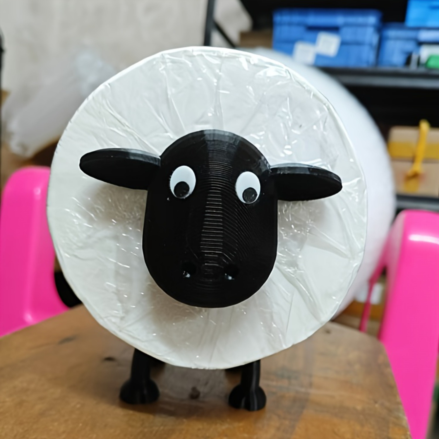 

Sheep-shaped Toilet Paper Holder - Plastic, Freestanding Design For Christmas & Holiday Party Decor, Gift