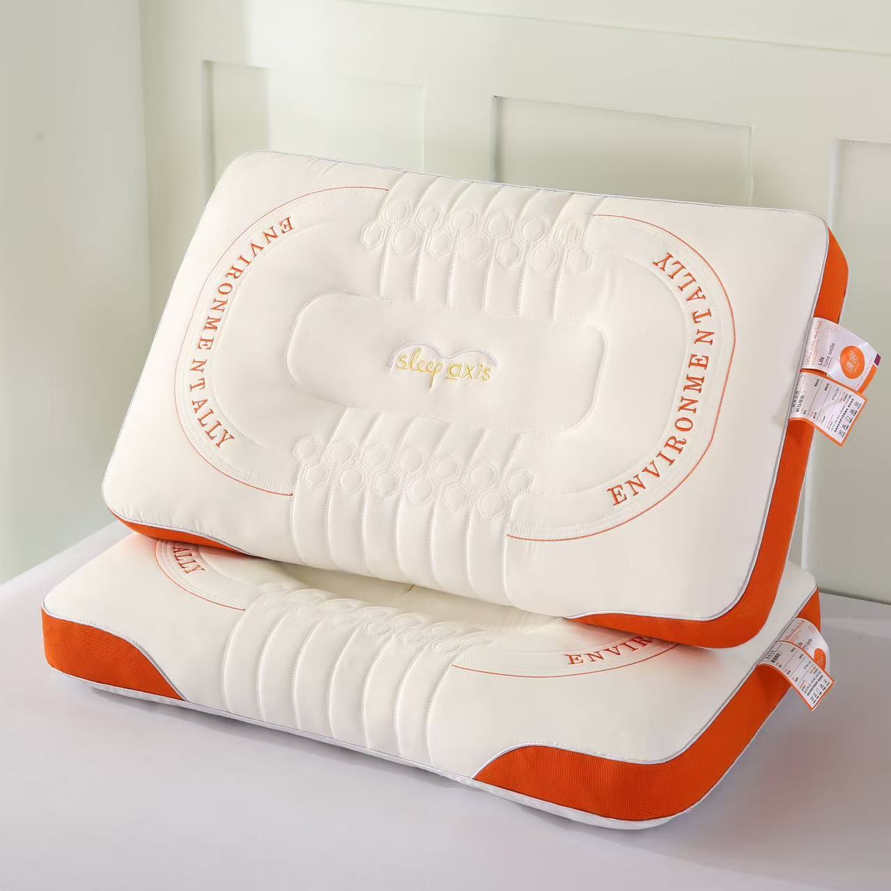 1pc Deep Sleep Pillow Provides Refreshing Sleep All Year Round, with a Soft and Highly Elastic Pillow Core. Its Ergonomic Neck-supporting Design Conforms to the Physiological Curve, While Zoned Support Technology Accommodates Both Side and Back
