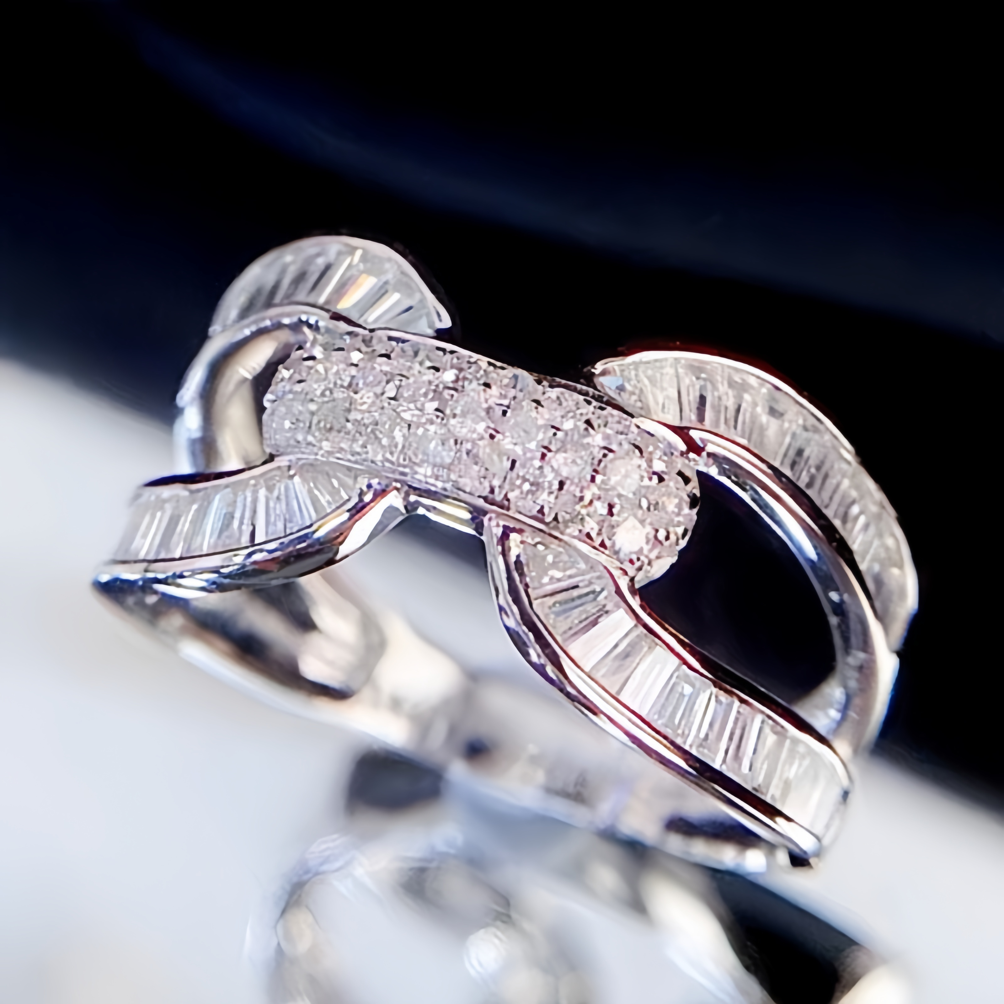 Women's Luxury Inlay Zirconia Interlocking Chain Link Wide Band Ring