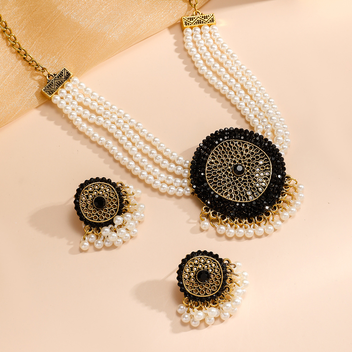 Women's Imitation Pearl Multi-Layer Trendy Necklace, Retro Style
