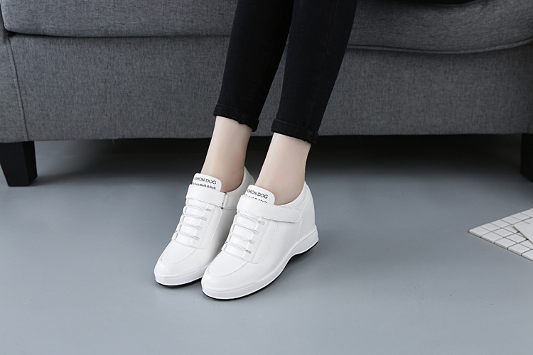 Tenis casual con plataforma para mujer, blancos, cómodos para caminar, suela de goma, forro de tela, versátiles para todas las temporadas, plantilla de EVA, material sintético en exterior e interior