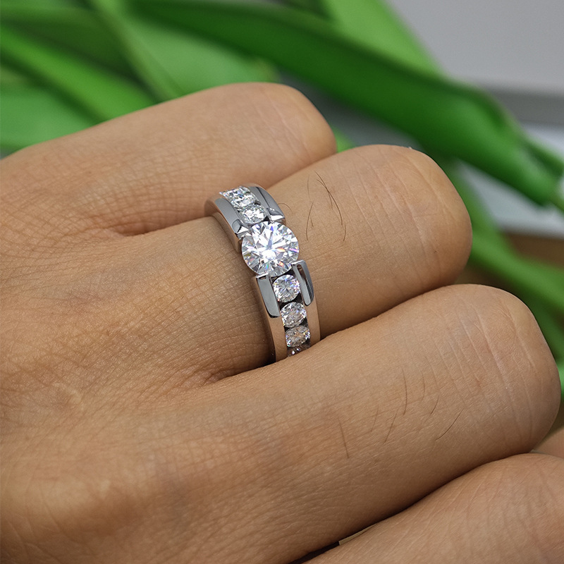 925 Silver Moissanite Ring — Elegant Design