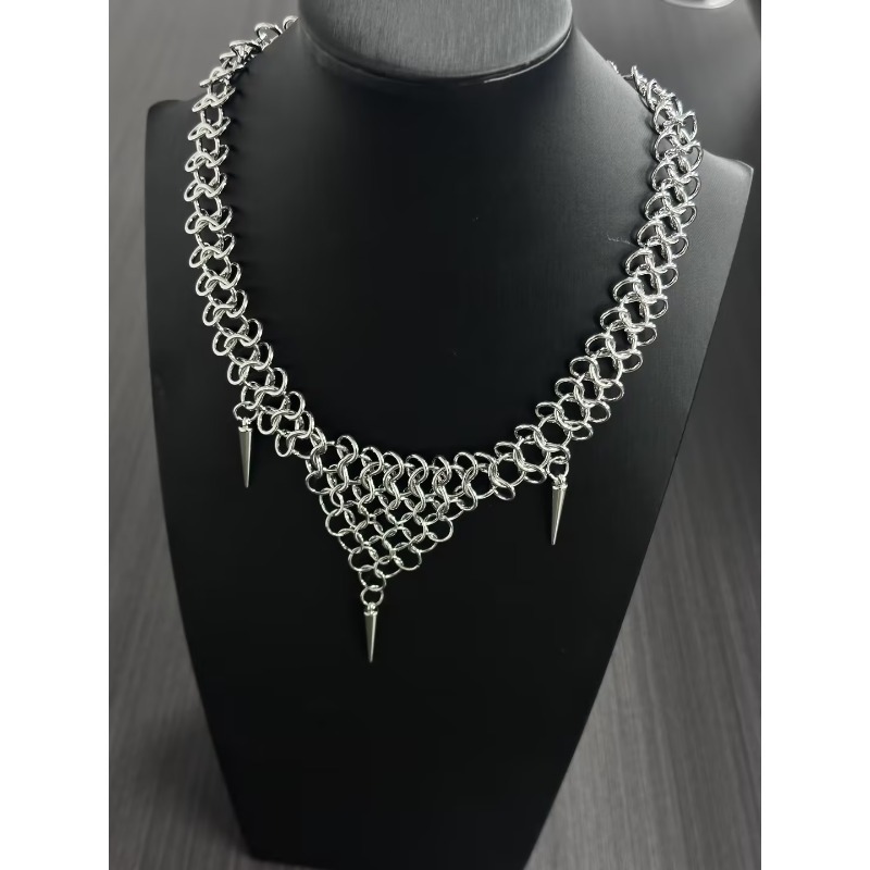 1pc Dark Punk Gothic Style Twisted Knot Awl Neutral Rock Rivet Spike Surround Silvery Necklace Collarbone Chain
