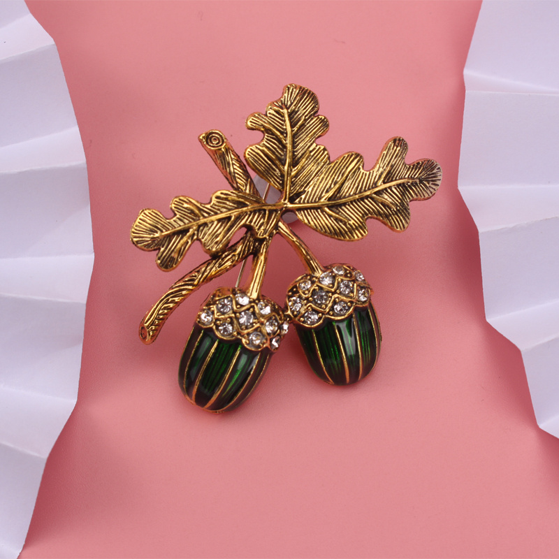 * vintage brooch ୨୧ *✵ ヴィンテージ ブローチ (f) vintage brooch ୨୧ *✵ ヴィンテージ ブローチ (f