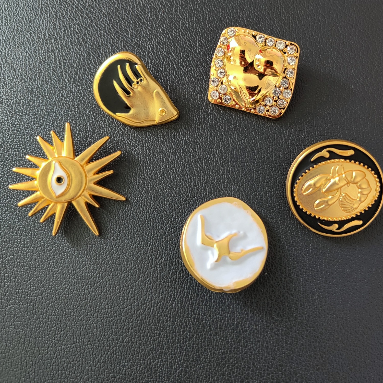 TEMU 5-pack Unique Assorted Golden Geometric Buttons, Chic Abstract Metal Embellishments For Sewing & Fashion Projects, High-end Decorative Buttons
