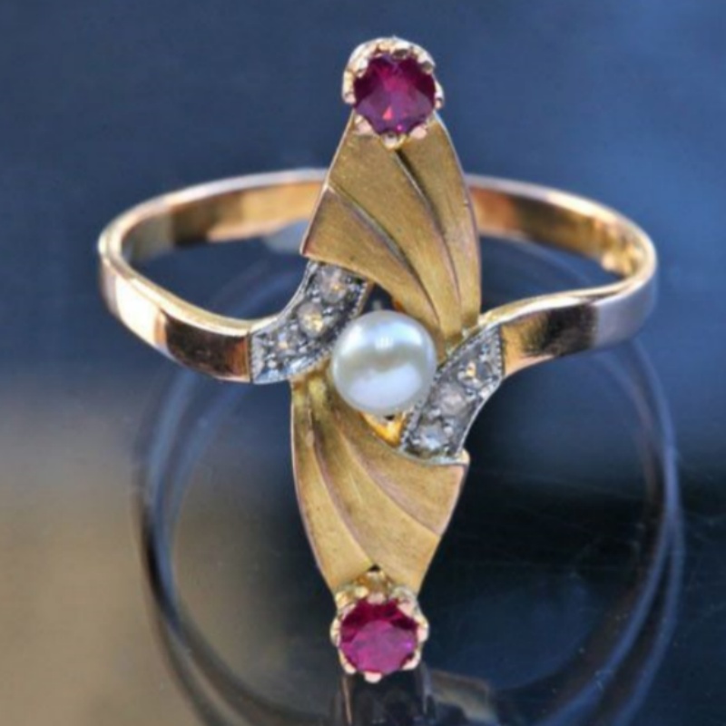 Wing-Shaped Plated Ring with Rose Red Synthetic Zirconia