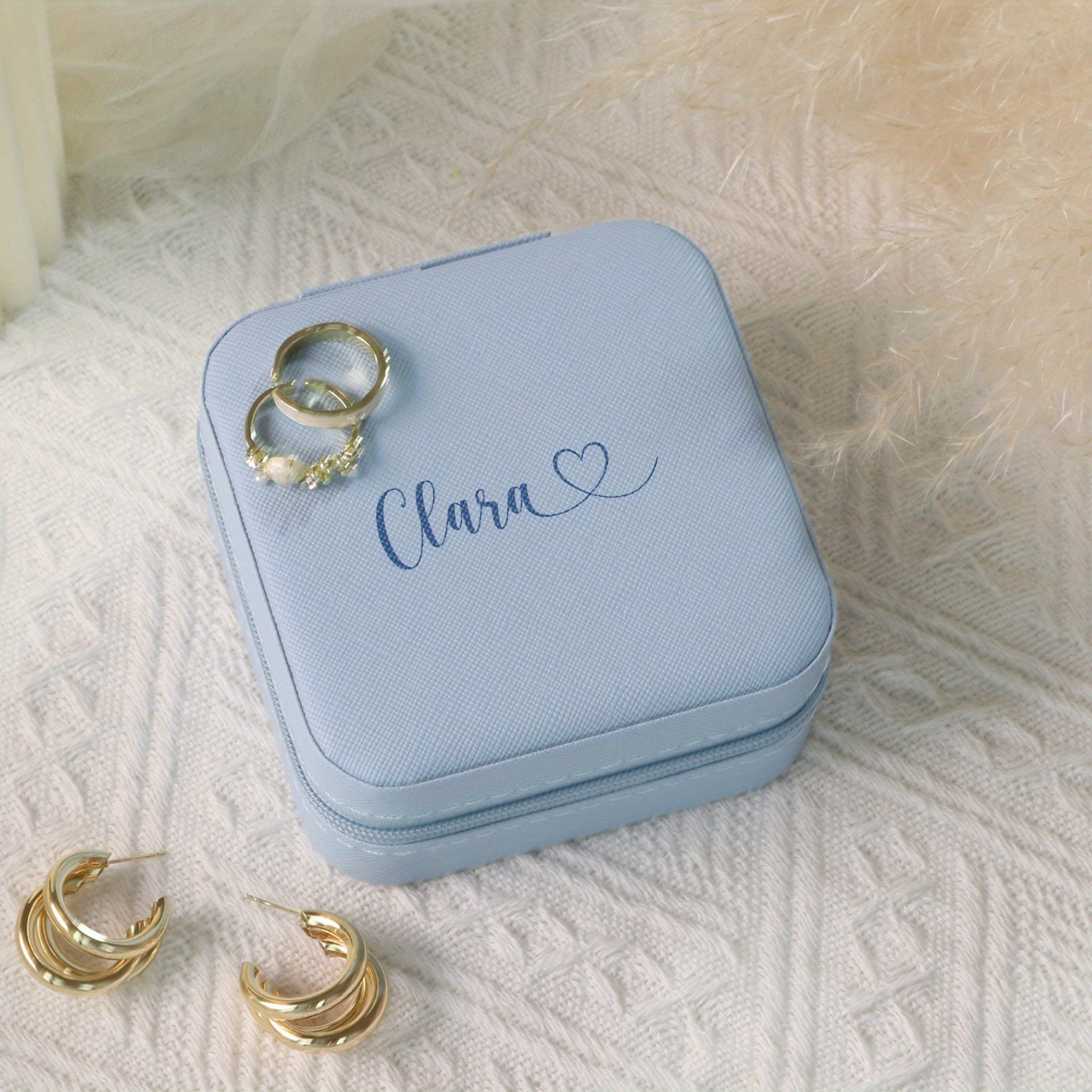 TEMU Blue Heart-shaped Design Personalized Jewelry Box, Ideal For Organization. It Features A Zipper Closure And Custom Name Engraving, Making It A