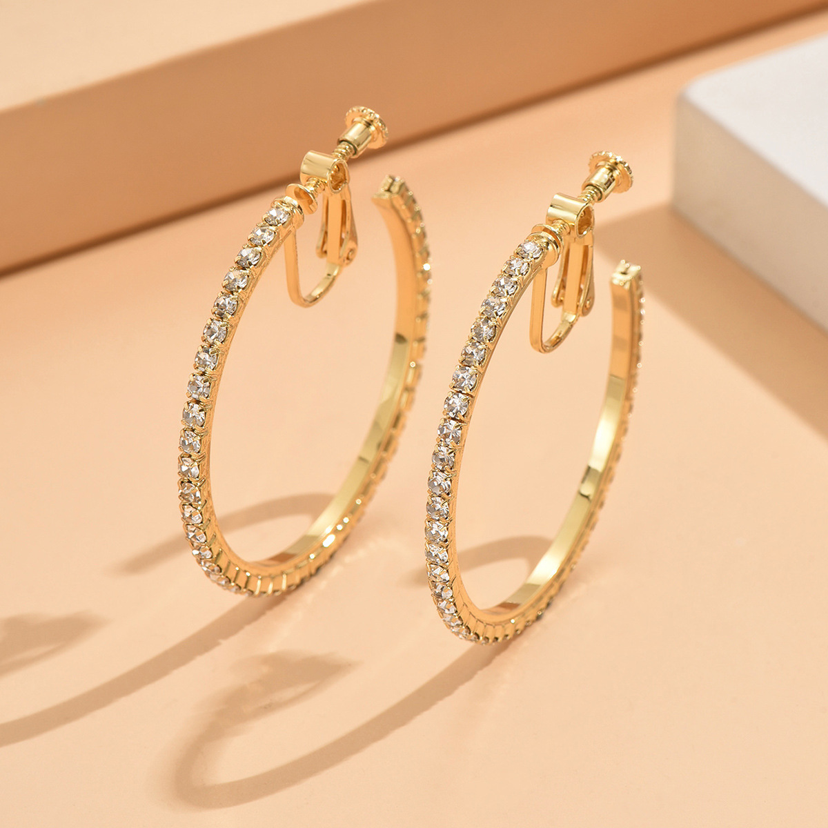TEMU 1 Pair Large Circle Earrings, Crystal Hoop Earrings, Women's Clip-on Earrings, No Piercing Ear Clips Screw Earrings (for Non-pierced Ears)