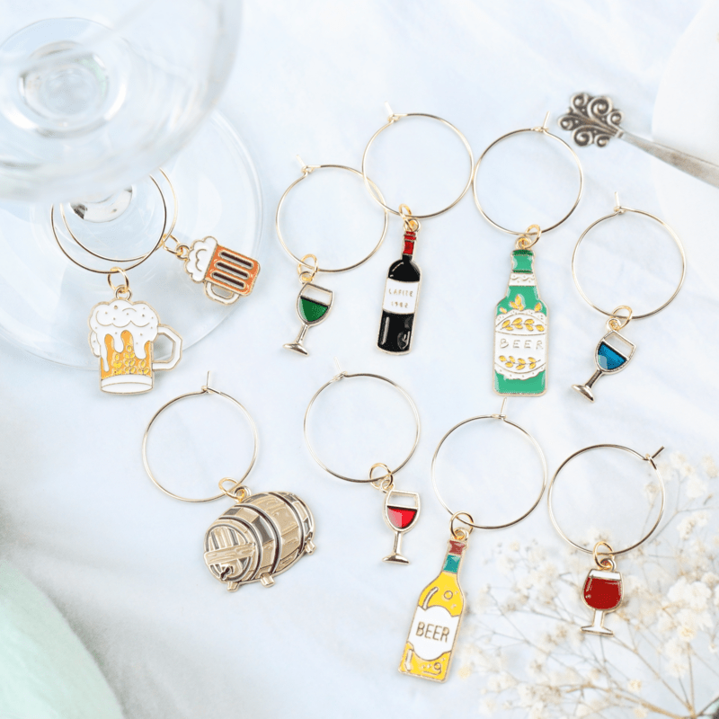 10pcs Set of Wine Glass Decorations, Beer And Wine Glass Pendant, Wine Glass Marking, Suitable for Bar Party Decoration, Fashionable Men'S And Women'S Wine Glass Identification Labels, Birthday, Graduation, Bachelor Party And Car Tail Party Etc. Celebrations As Well As Gift Ideas for Wine Enthusiasts
