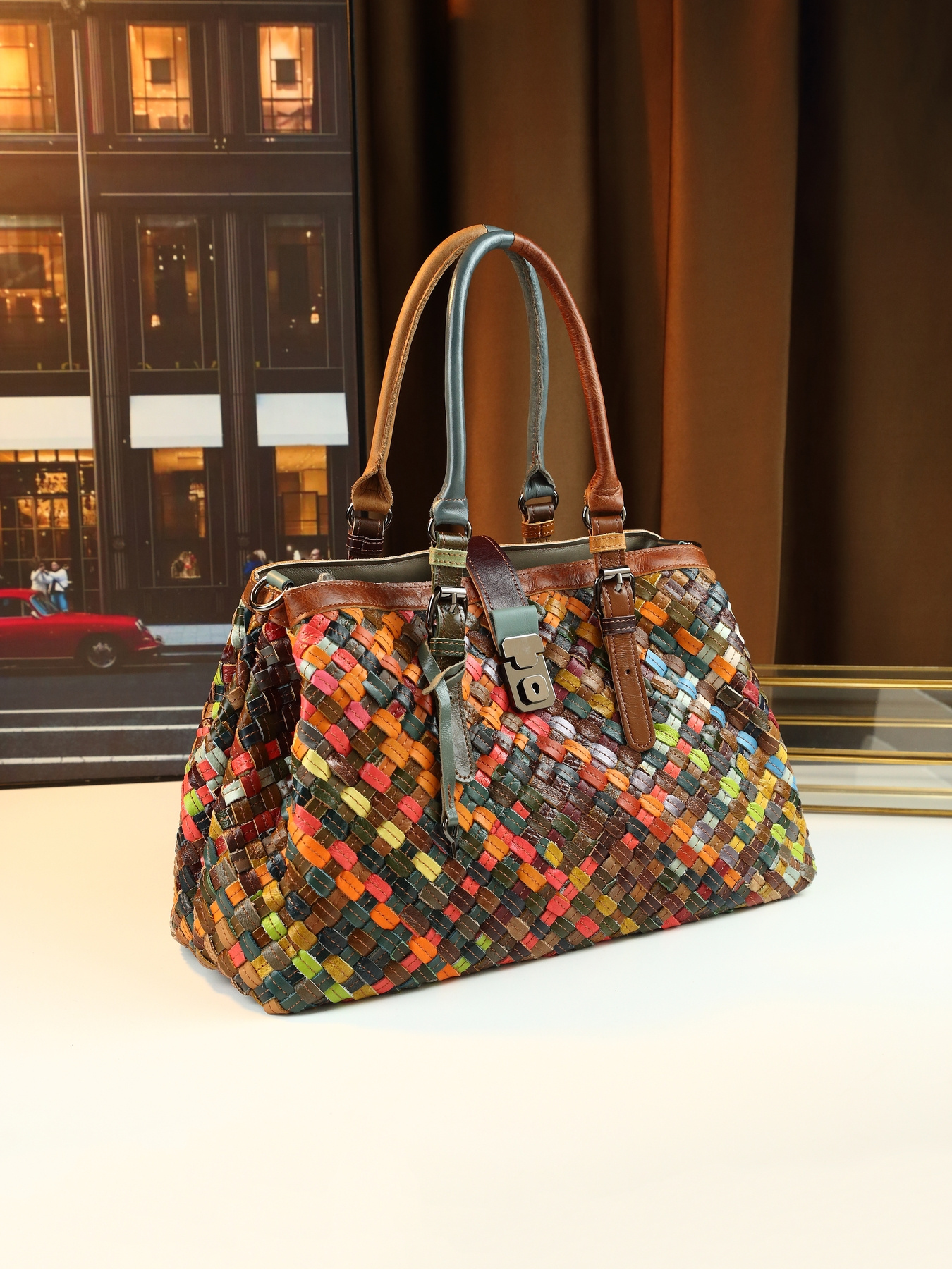 Handbag full side profile