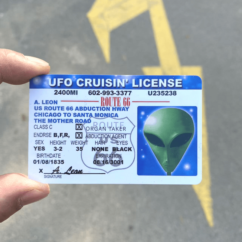 

1 Ufo-themed Novelty License Card - Funny , Pvc Material, Ideal For Birthday & Costume Parties, 2400 Miles Route From Chicago To , Space Party Decorations