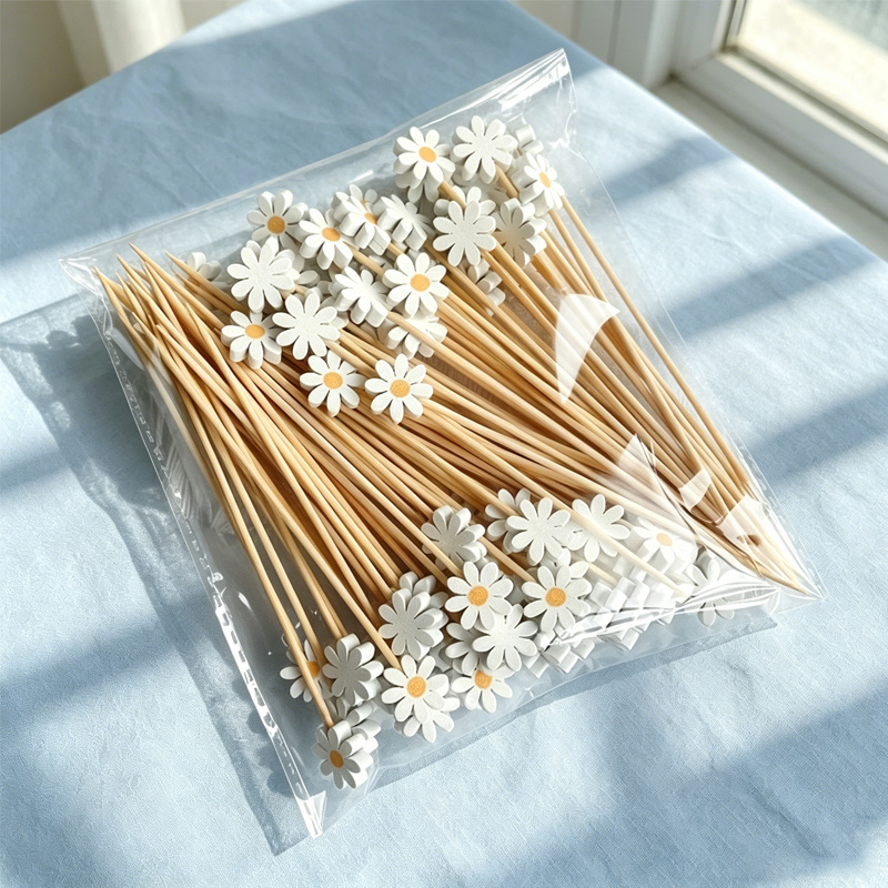 TEMU White Small Daisy Shaped Natural Wood Creative Decorative Pick For Home Party Dual Scene For Fruits / Desserts / Snacks / S / Drinks