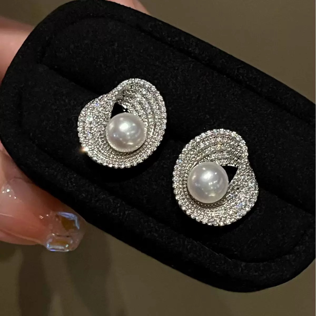 TEMU 2pcs/pair Surround Stud Earrings, Light Luxury Premium Ear Jewelry, Women's Fashion Jewelry Accessory, Unisex, Without Battery