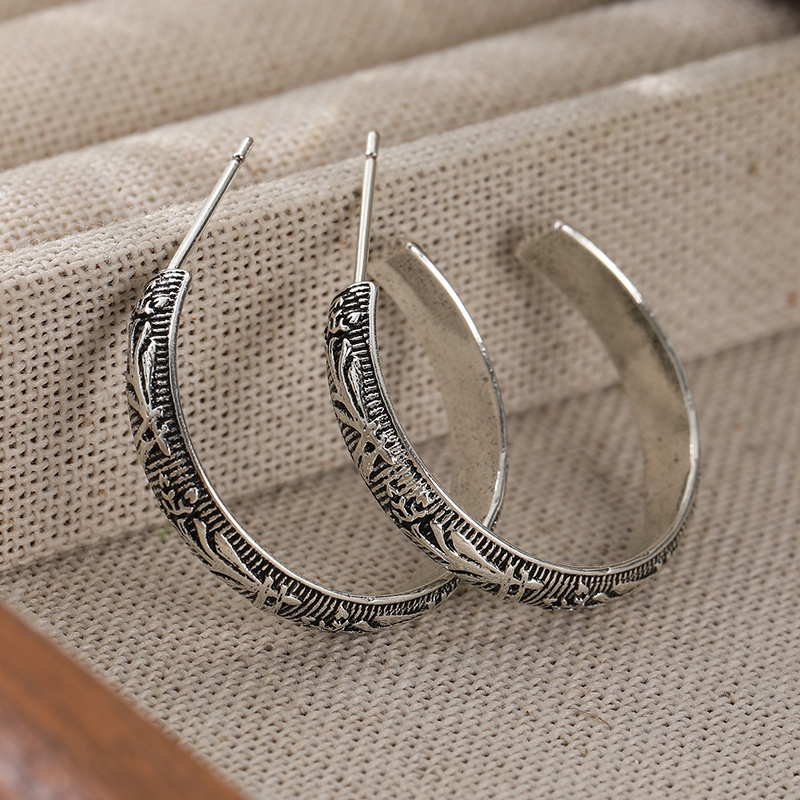 Women's Vintage Plant Pattern Half Circle Earrings