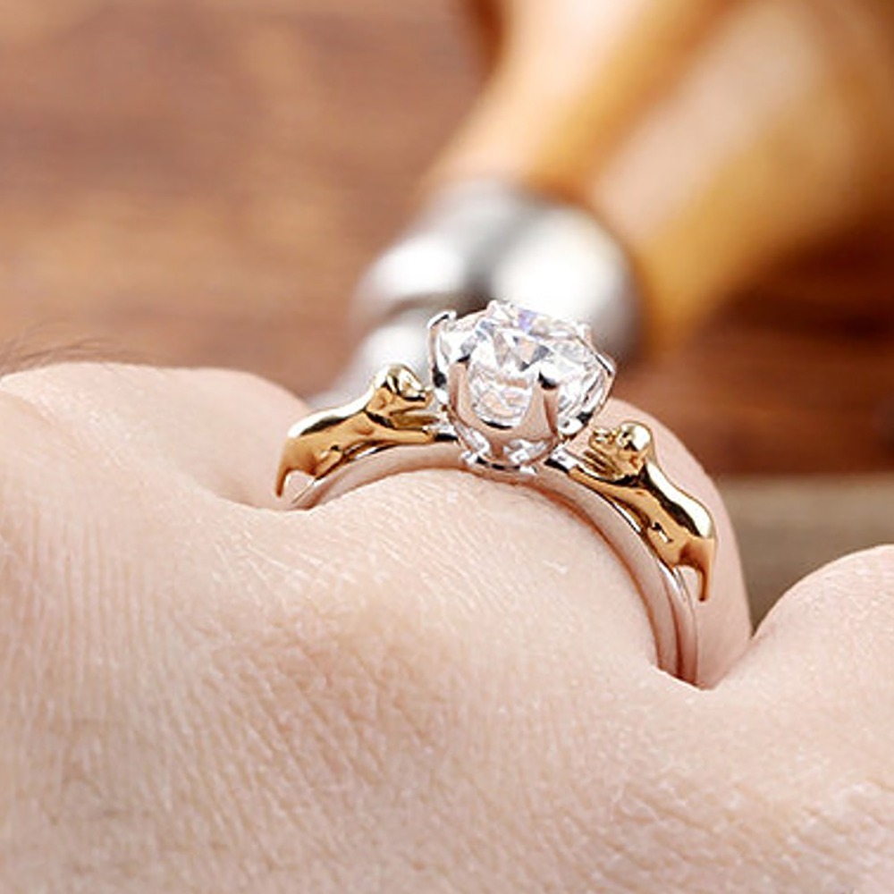 Exquisite Puppy-Shaped Synthetic Zircon Ring