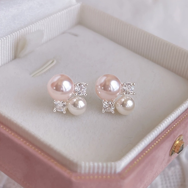 1 Par de Brincos de Pérola Imitação Rosa Suave - Elegantes e Luxuosos Brincos de Pérola Imitação com um Brilho Rosa Claro Delicado, Design Durável e Resistente ao Desbotamento, Bijuteria Versátil para o Dia a Dia e Festas Adequada para Mulheres