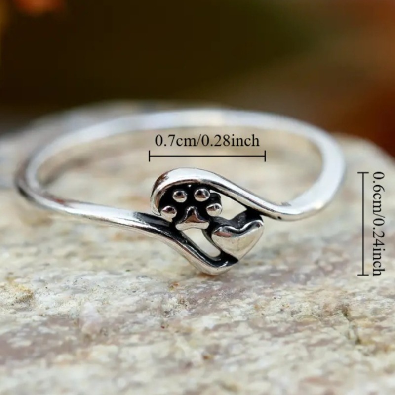 Silvery Cat's Paw Heart Shape Ring for Women