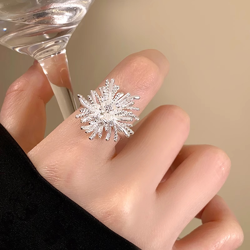 Women's Elegant Large Firework-Shaped Statement Ring