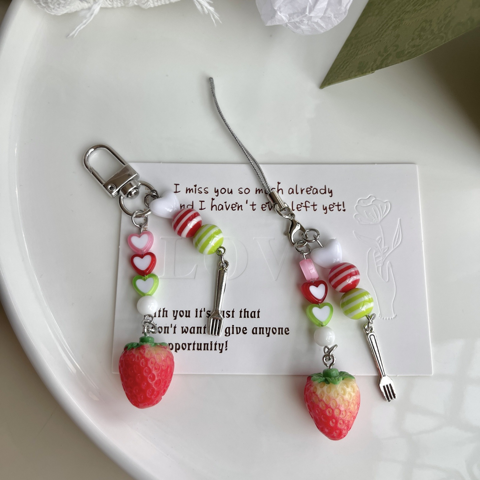 2pcs Handmade Strawberry Heart Star Bead Keychain - Cute Multicolor Charm Key Ring for Headphones, Phone, Camera Accessories - Valentine&#39;s Day, Mother&#39;s Day, New Year Gifts, Strawberry Phone Accessories, Gift Keychains, Colorful Keychain, Gift