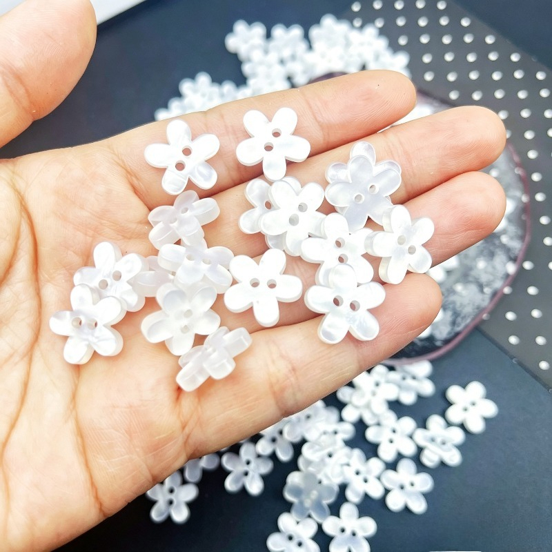 TEMU 30pcs 15mm White Flower-shaped 2-hole Resin Sewing Buttons Glossy Pearlescent Flower Buttons Suitable For Women's Blouses, Shirts, Cardigans And