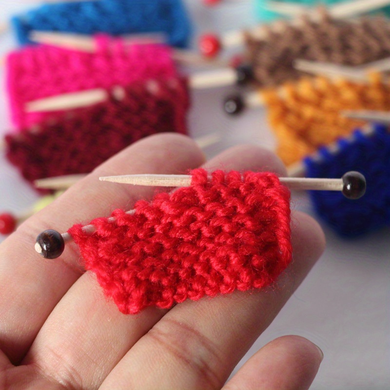 

1/12 Scale Miniature Hand-knitted Sweater Knitting Tools Decoration - Diy Miniature Photography Accessories/living Room Decor - Ideal Present