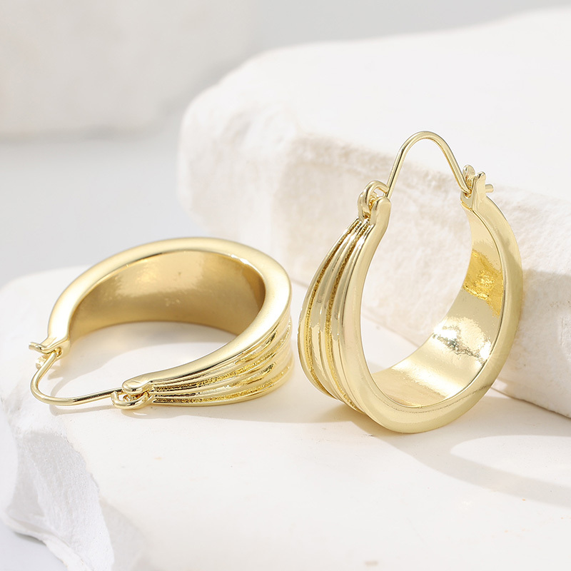 Women's Handmade Copper Retro Striped Circle Pendant Earrings