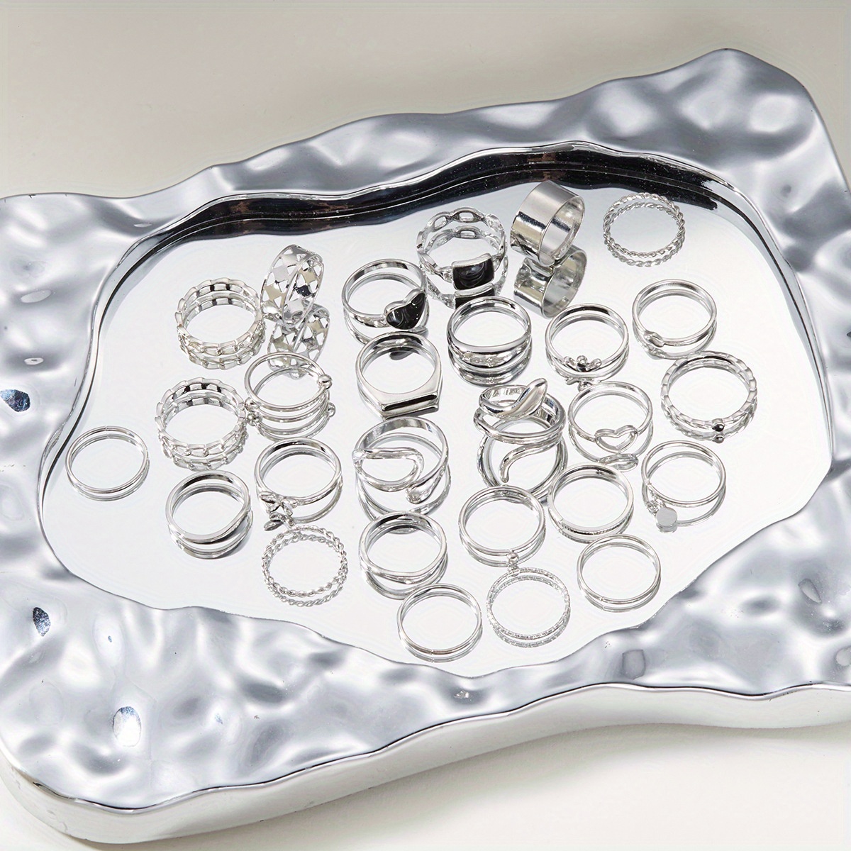 27pcs Stylish And Elegant Stackable Heart-shaped Hollow Geometric Wide Band Unisex Rings With Adjustable Size