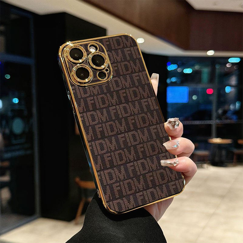 未使用【Fendi × Chaos】コラボ iPhone 11 Pro CASE Fendi x Chaos smartphone case I PHONE 11 PRO SATIN GOLD NEW