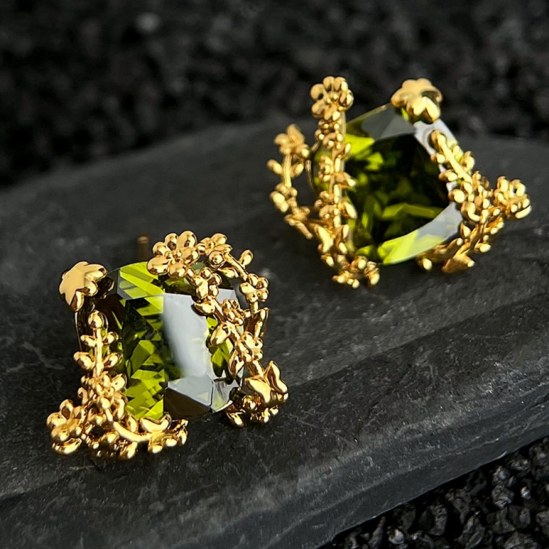 TEMU Golden Flower Earrings With Green Zirconia Vintage Women's Stud Earrings For Daily Banquet And Holiday Stylish Jewelry Additions