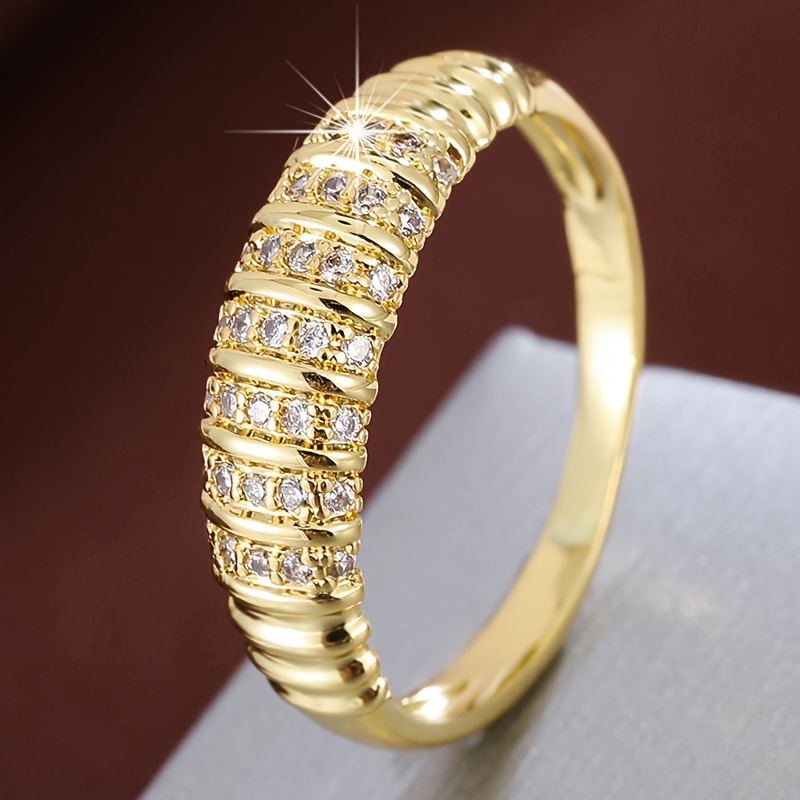 Women's Sparkling Multi-Layer Threaded Ring with Synthetic Zirconia