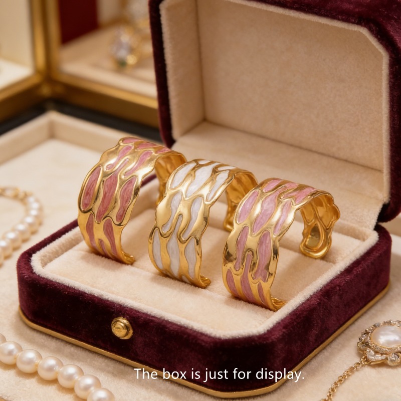 Women's Light Luxury Irregular Flowing Texture White Enamel Wide C-Shaped Bangle