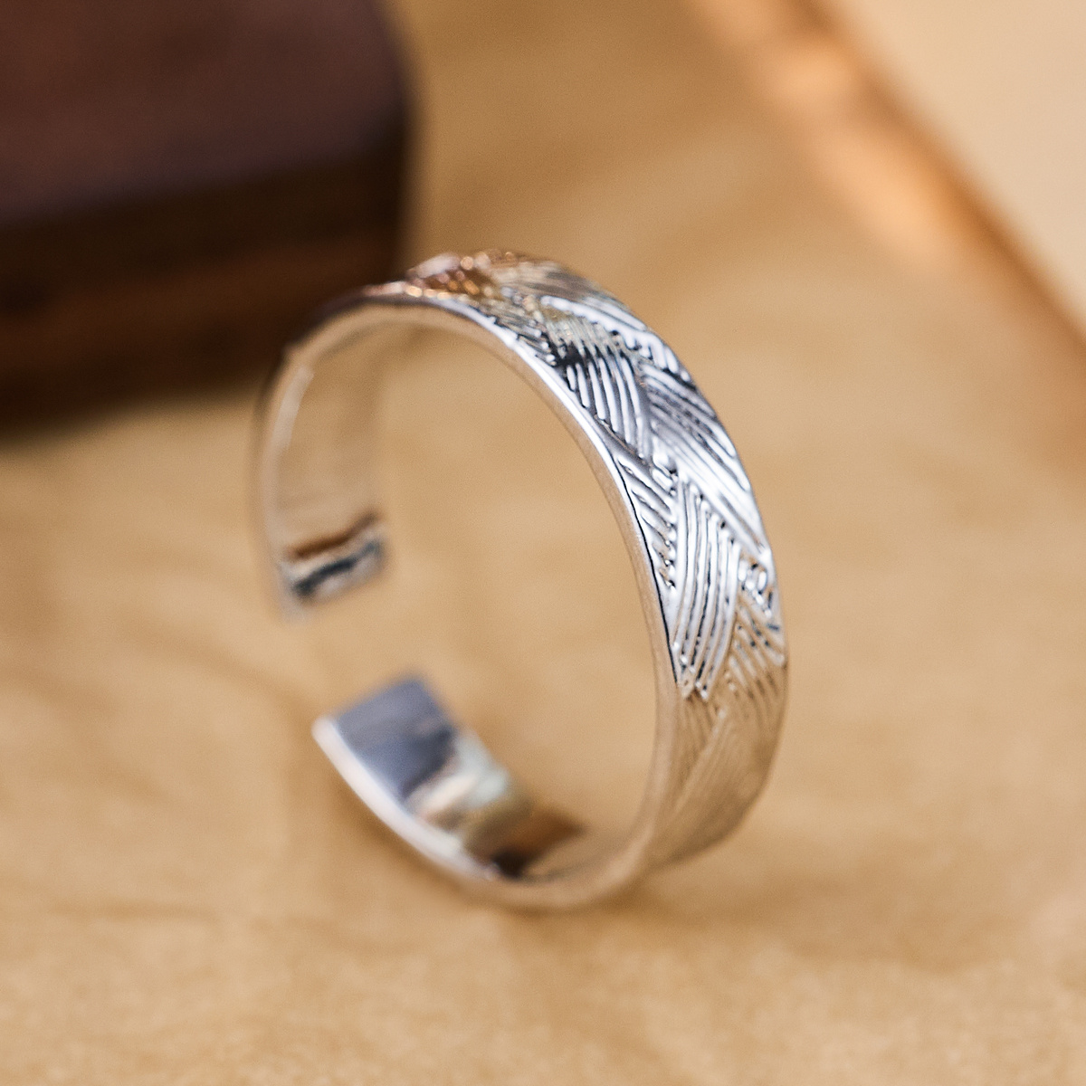 Women's Adjustable Open-Ended Textured Ring, Retro Style