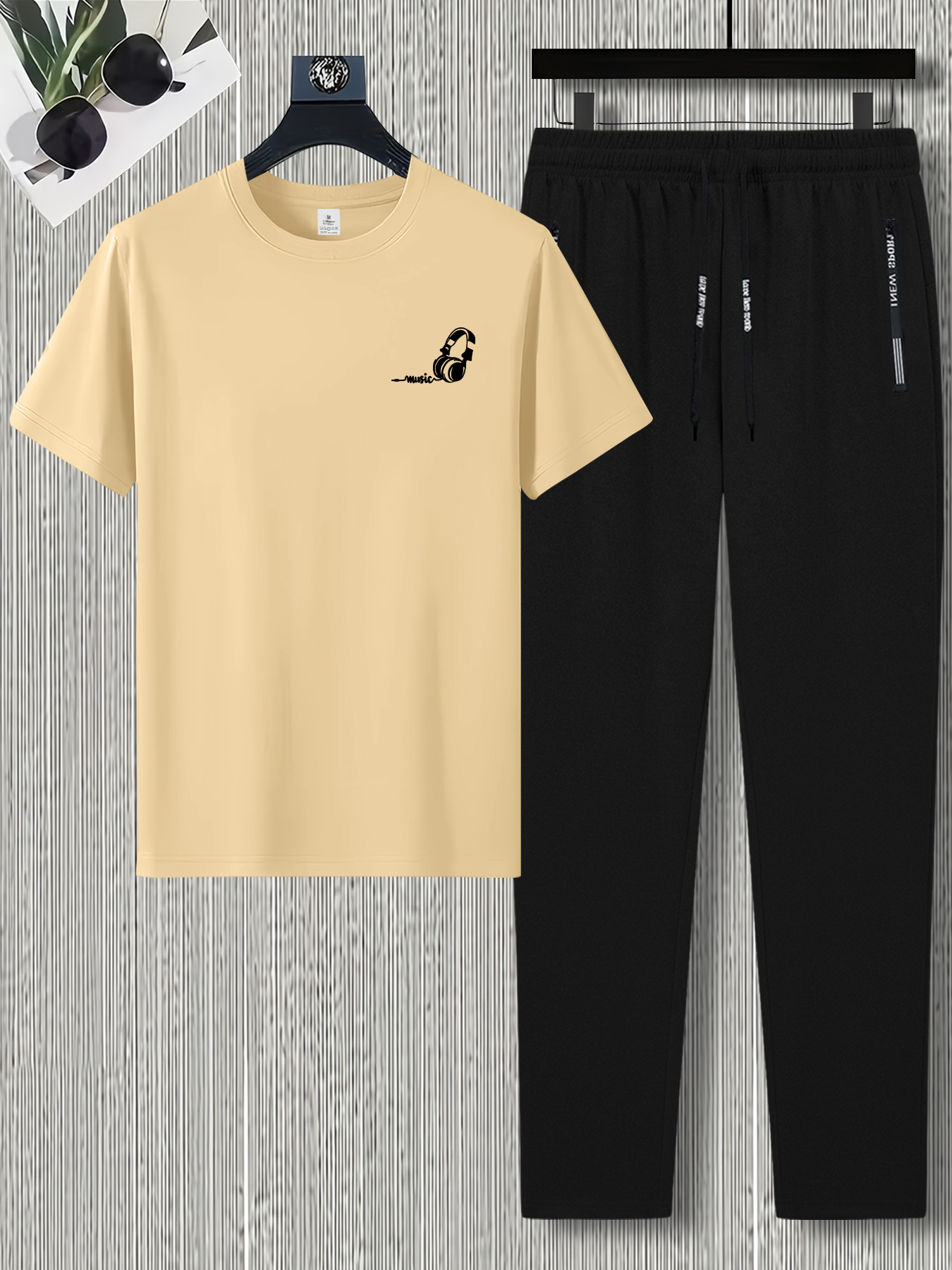 photo de l'article ensemble   pièces pour homme avec t-shirt à manches courtes imprimé écouteurs et pantalon confortable pour lété, tenue décontractée polyvalente