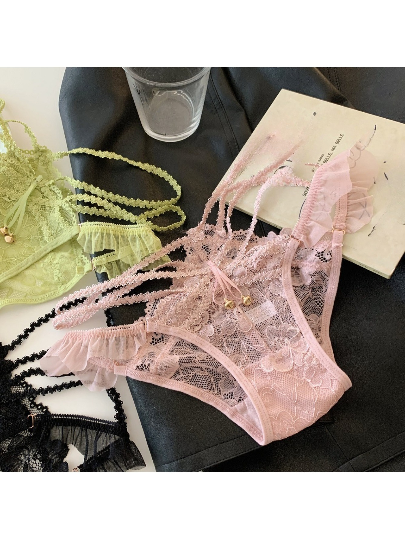 4pcs Women' Low-Waisted Sheer Lace Panties - Pure Desire Briefs with Hollow-Out Hollow Design & Hollow Suitable for Low-Rise Underwear, Delicate Straps, Bell-Shaped Triangle Style, Hand Washable Solid Color for Daily Wear or Special Occasions