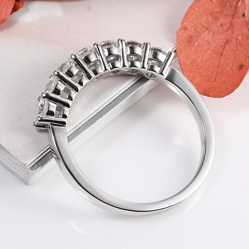 Elegant Moissanite Ring in 925 Silver, Ideal for Weddings