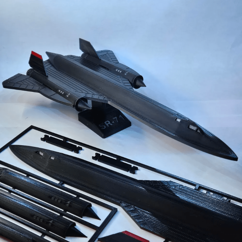 TEMU Figuras coleccionables, réplica de de avión SR-71 "" - Escultura de avión espía supersónico con avión espía detallado, coleccionable de plástico