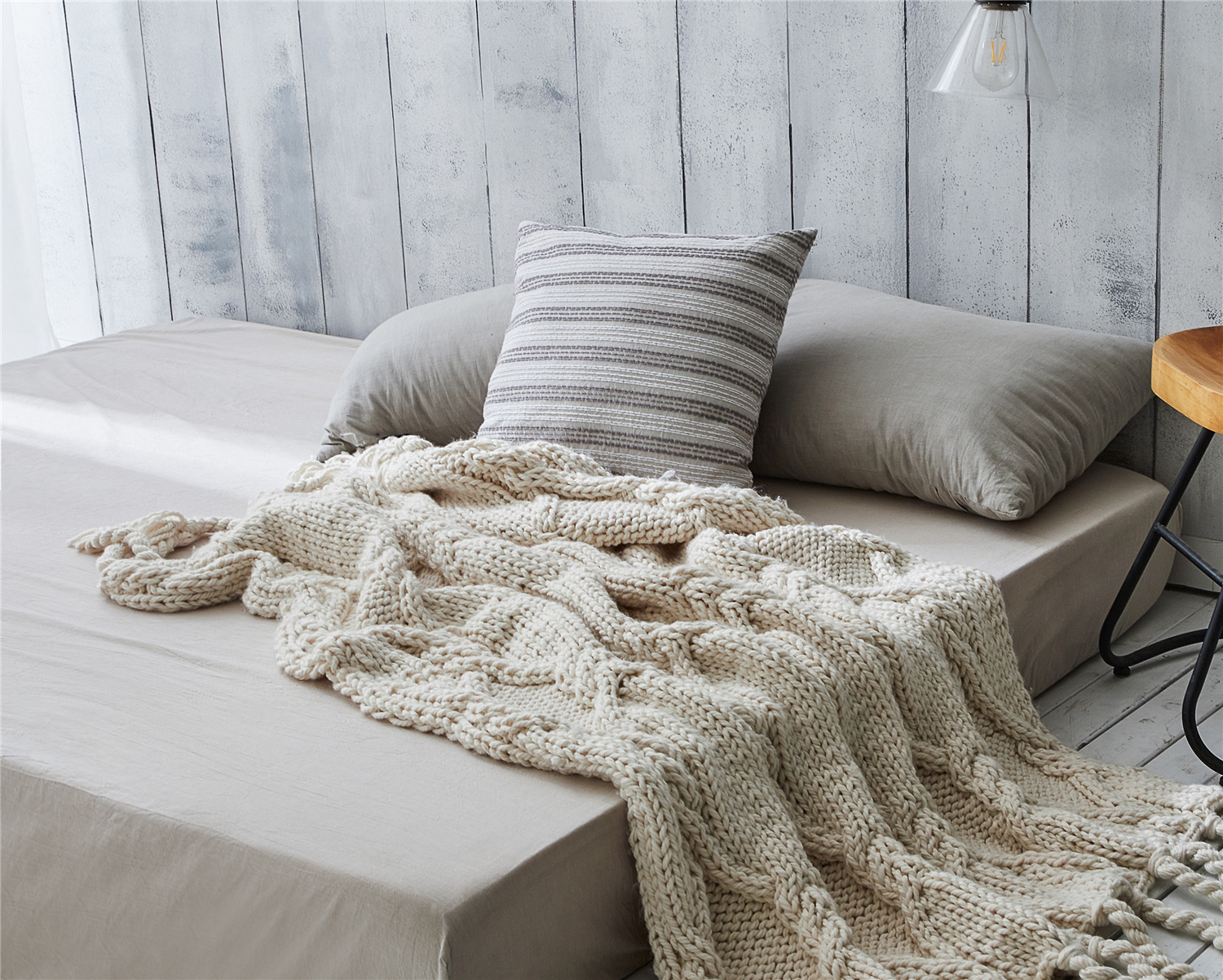 Tight- Acrylic Blanket, Handmade Coarse Blanket, Soft Home Decor Accessory, Office Nap Blanket, Air-conditioning Blanket, Sofa Blanket, Bed Runner, 1pc