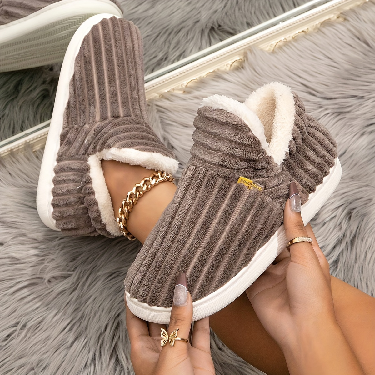 

Women's Winter Slippers - Anti-slip, Warm Indoor/outdoor Shoes With Soft Sole