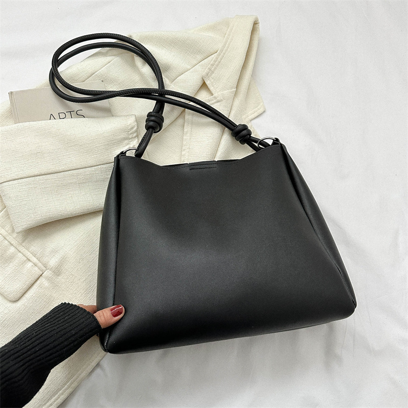 2023 Winter New Handbag Women's Tote Bag Fashion Niche Shoulder Bag Casual Bag