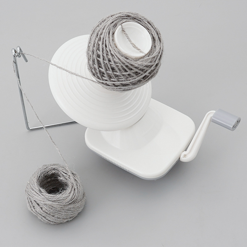 

1pc Hand Yarn Winder, Portable Manual Plastic Knitting Machine, No Electricity Or Battery Needed, White, Yarn