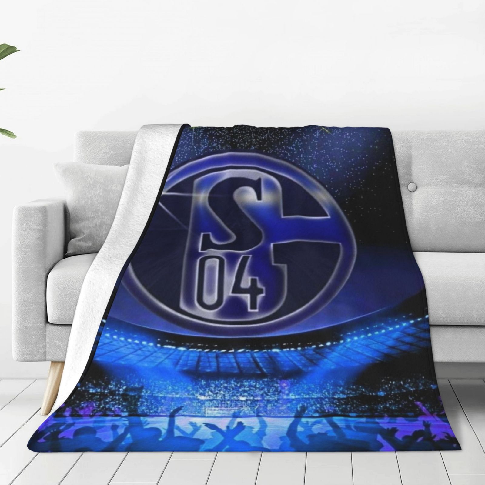 

Football Theme Flannel Throw Blanket - Contemporary Style, Cozy Knitted Polyester, Horror Movie Design, 250-300gsm, For Car And Home Use