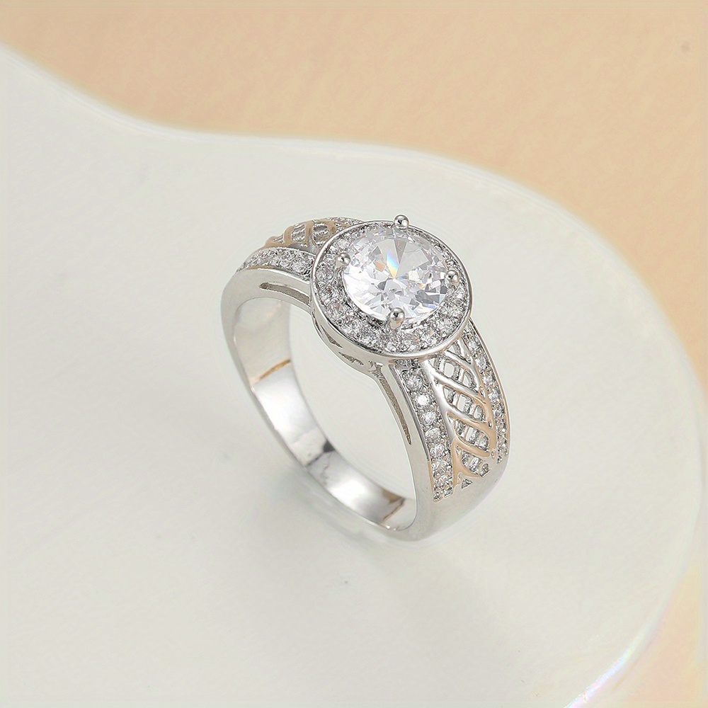 Women's Engagement Ring
