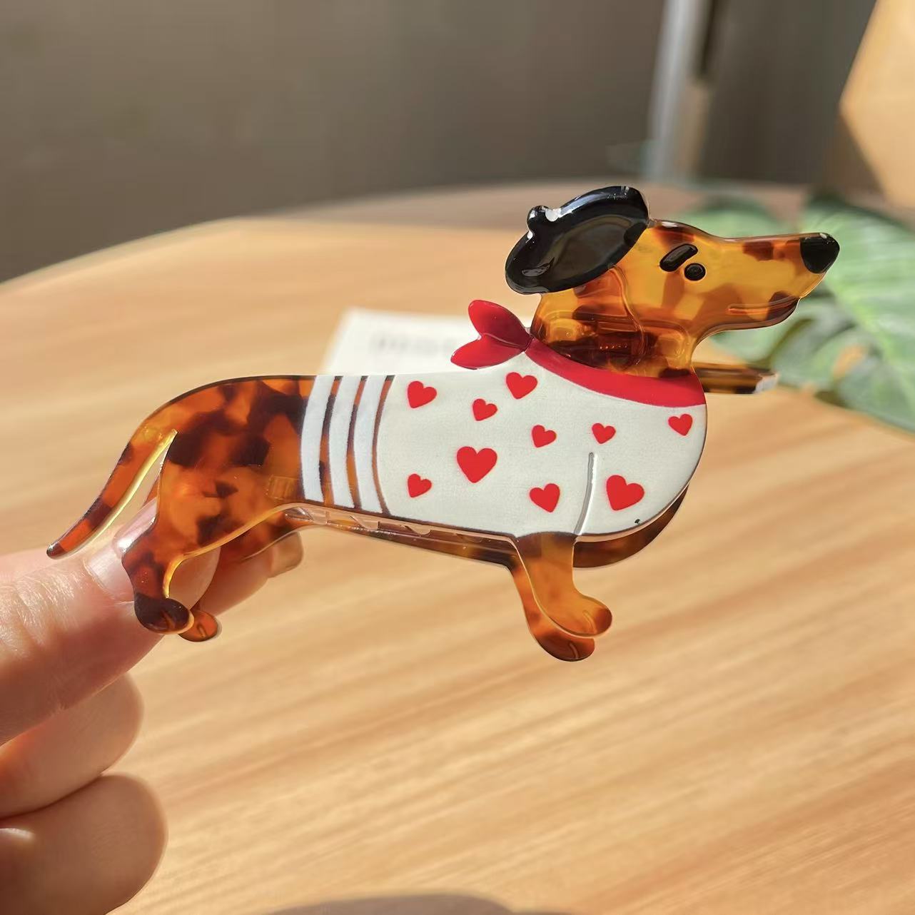 TEMU Nueva pinza de garra de acetato transfronteriza con de de perro salchicha, pinza de pelo de estilo francés de a rayas con cachorro para la parte