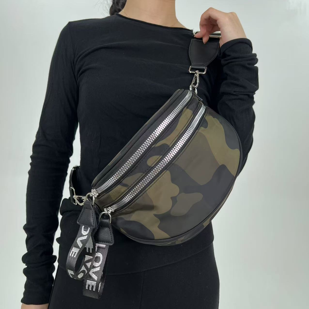 Image of Women's Lightweight Nylon Crossbody Chest Bag With Multi-pocket Sporty Belt Bag - Detachable Strap, Zipper Closure, / For Running, Gym, Travel & Everyday Use - Casual Outdoor Bag (no)