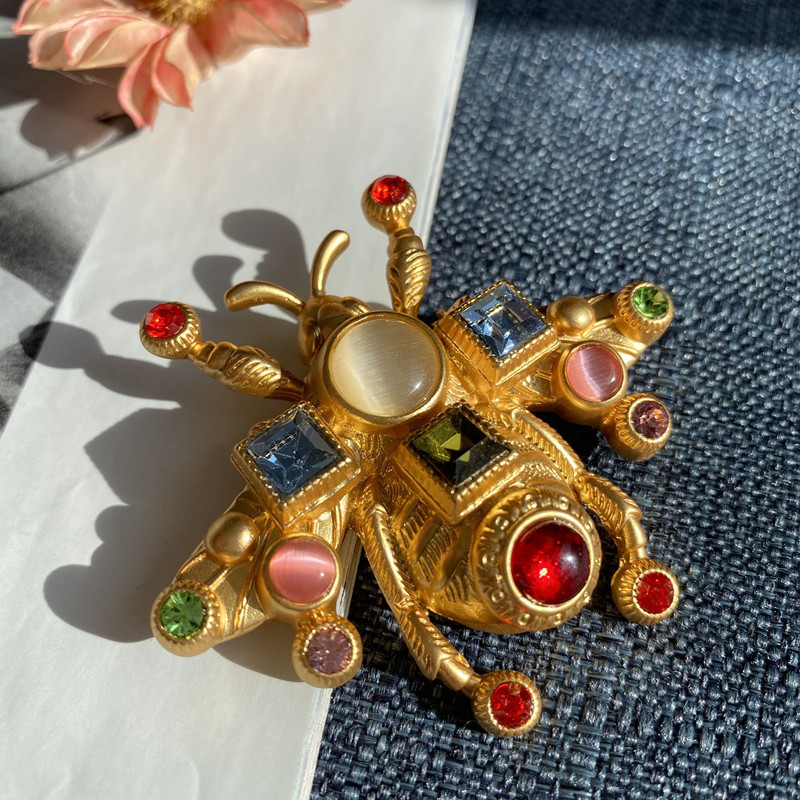 TEMU Vintage-inspired Heavy-duty Color Luxury-inspired Versatile Brooch Coat Accessory
